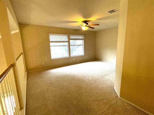 Building Photo - 2105 Lobelia Dr