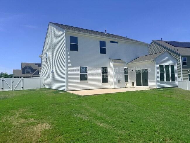 Building Photo - 16 Clear Creek Cir