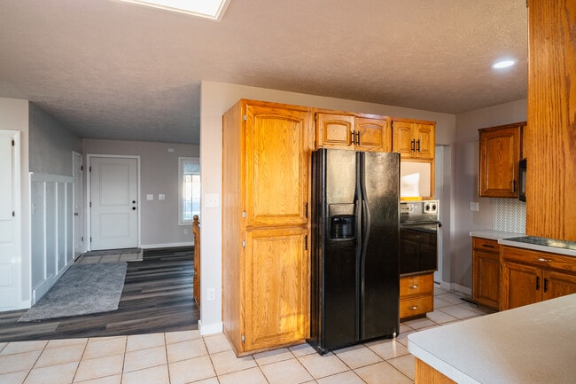 Building Photo - 284 N 45th E