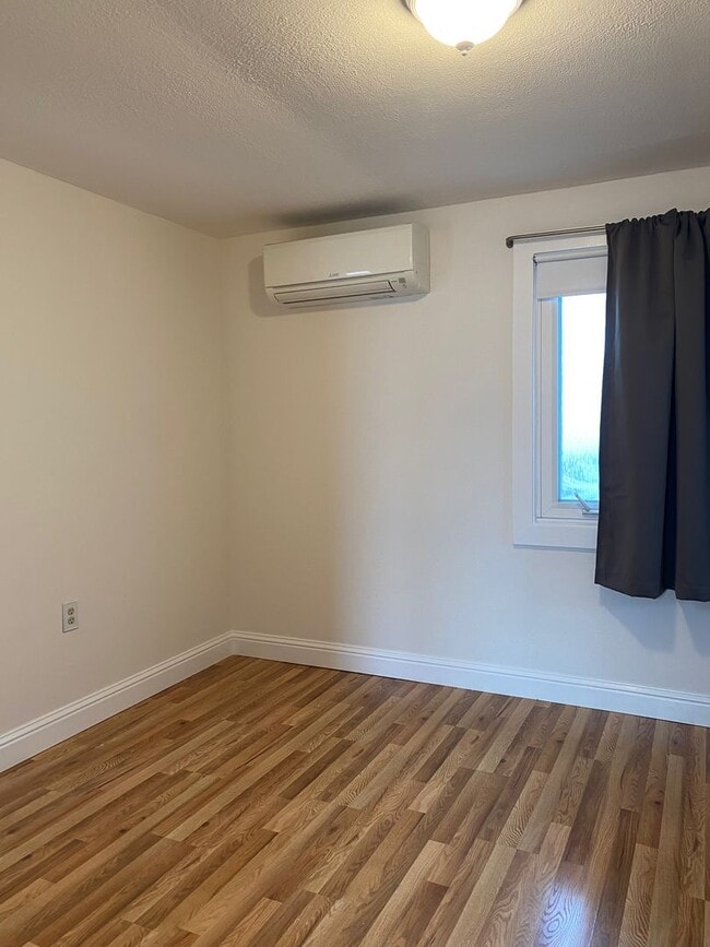 Building Photo - Adorable Home in Downtown Sparks!