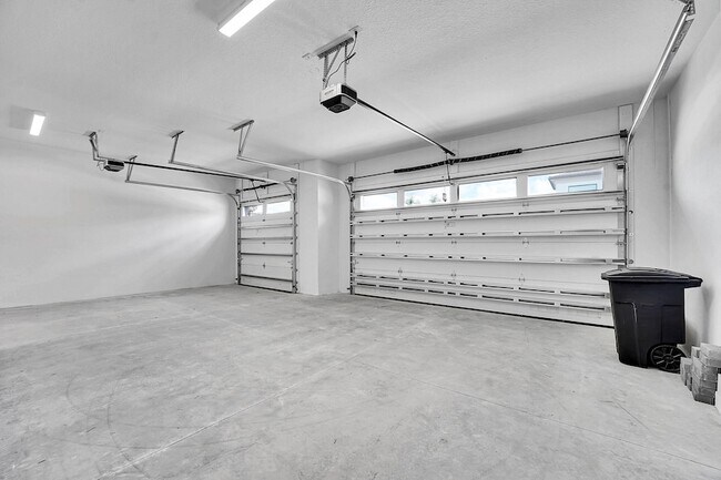 Building Photo - 13005 Feathering Wy