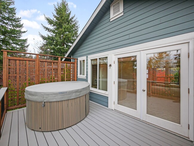 Building Photo - 3 Bed and 2 Bath Stunning Family Home is A...