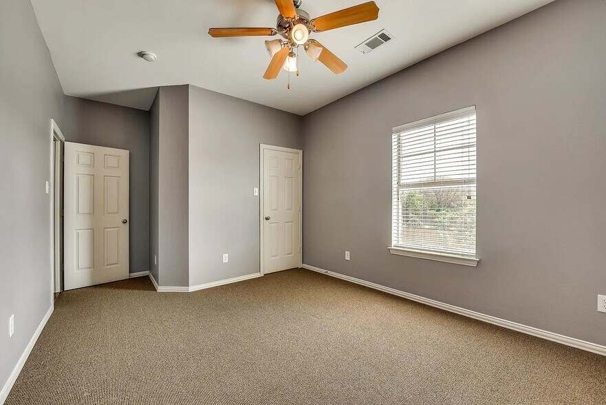 Building Photo - 12501 Lizzie Pl