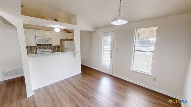 Building Photo - 3032 Carroll Dr