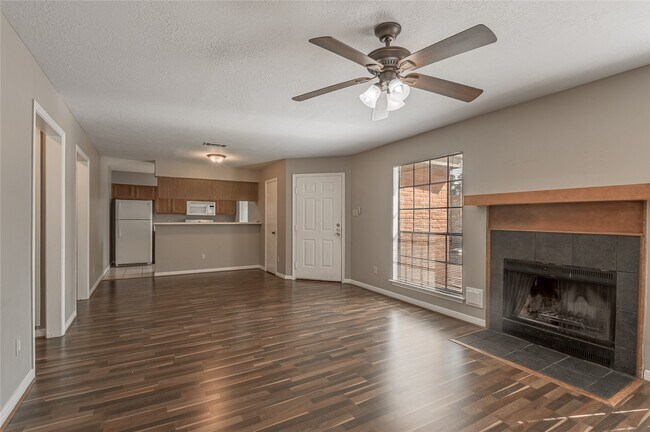 Building Photo - 2402 Sycamore Ave