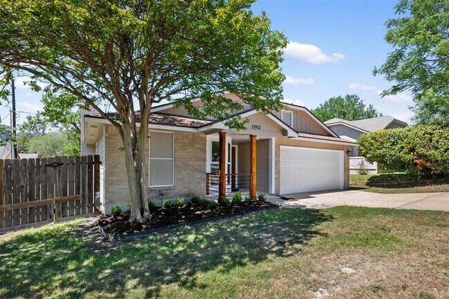 Primary Photo - 11932 Shropshire Blvd