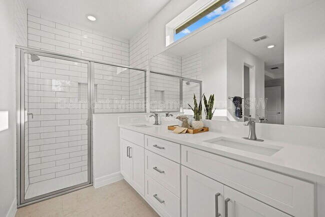 Building Photo - 3772 Bath Ln