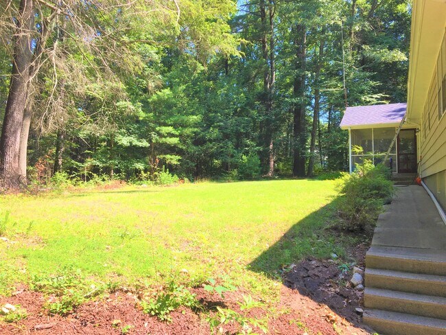 Building Photo - 53 Deerhaven Rd