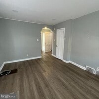 Building Photo - 1430 Greeby St