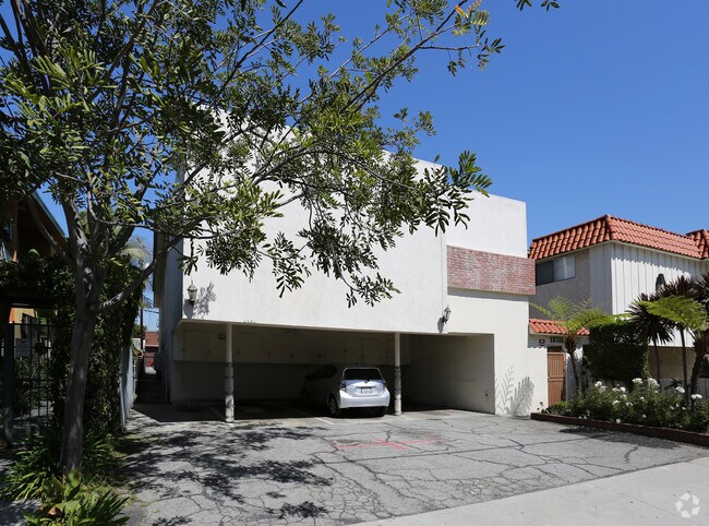 Building Photo - 12111 Pacific Ave