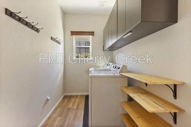 Building Photo - 2917 S Zeno Way