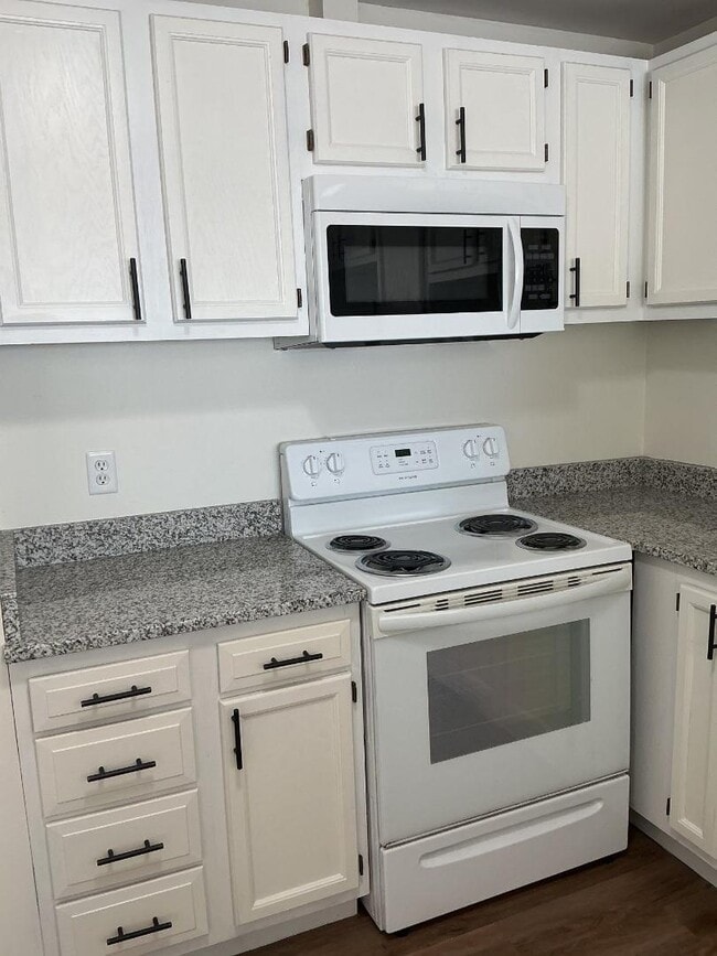 Building Photo - 2447 County B Rd W