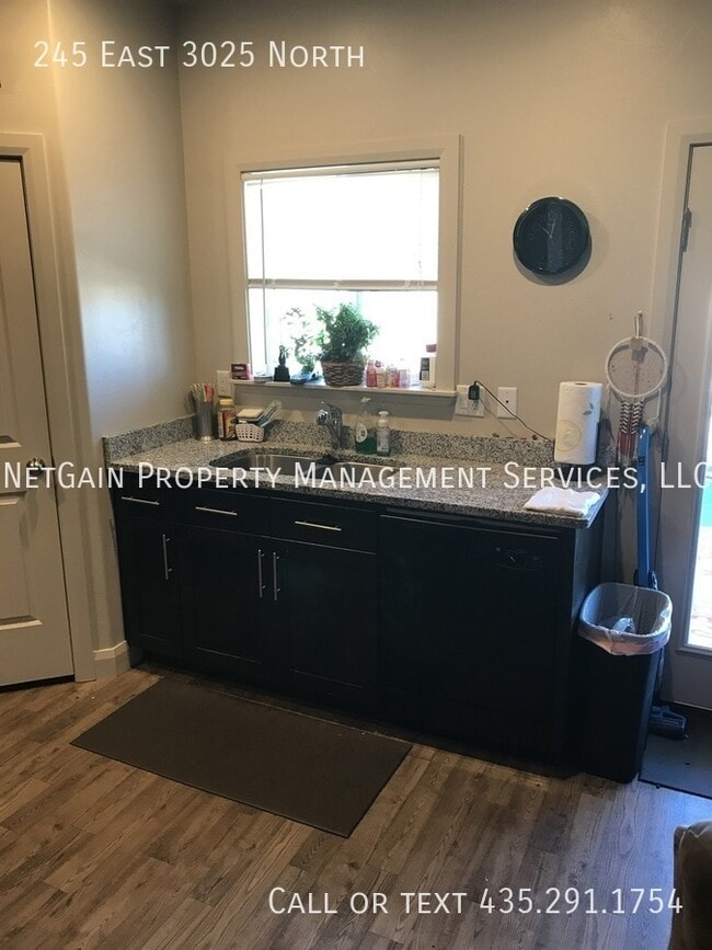 Building Photo - 245 E 3025 N