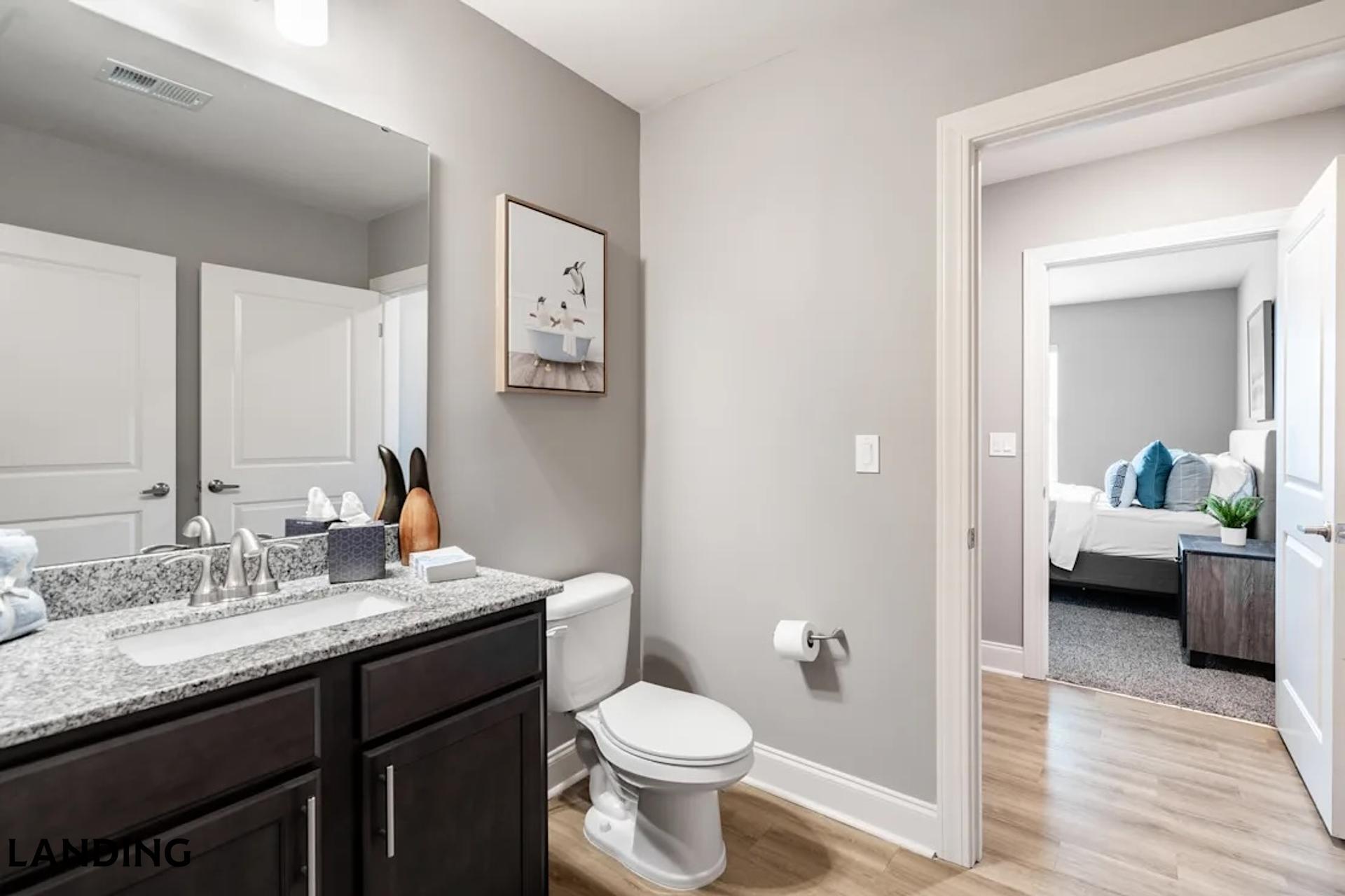 Building Photo - 305 Laredo Dr