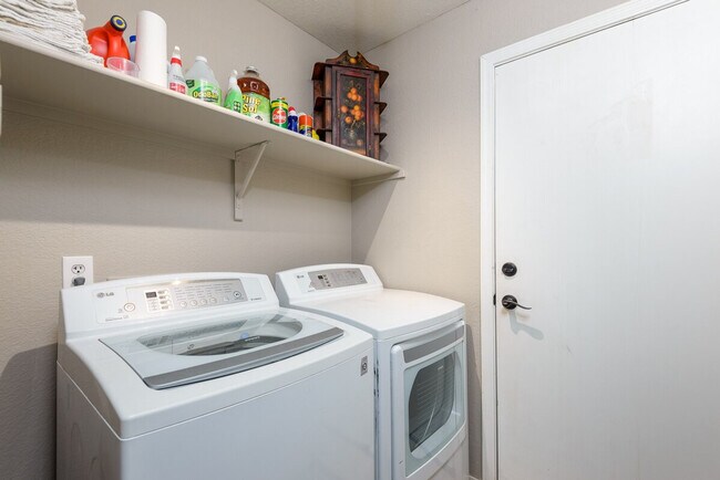 Building Photo - 7254 E Camino Del Monte