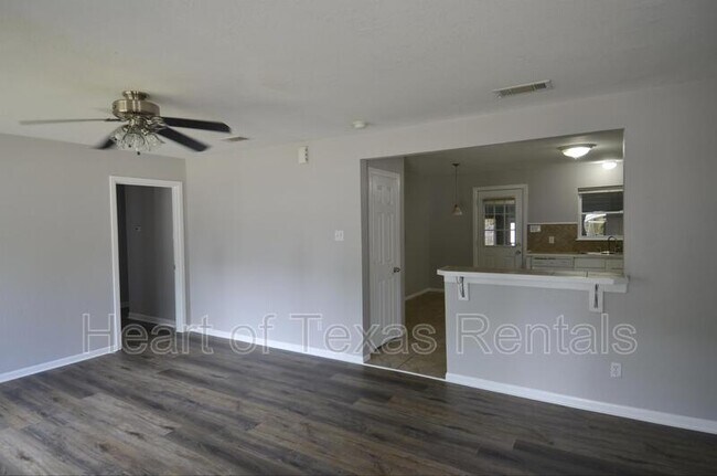 Building Photo - 2021 Travis St