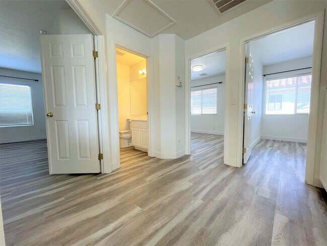 Building Photo - Two Oversized Rooms is what you looking for!