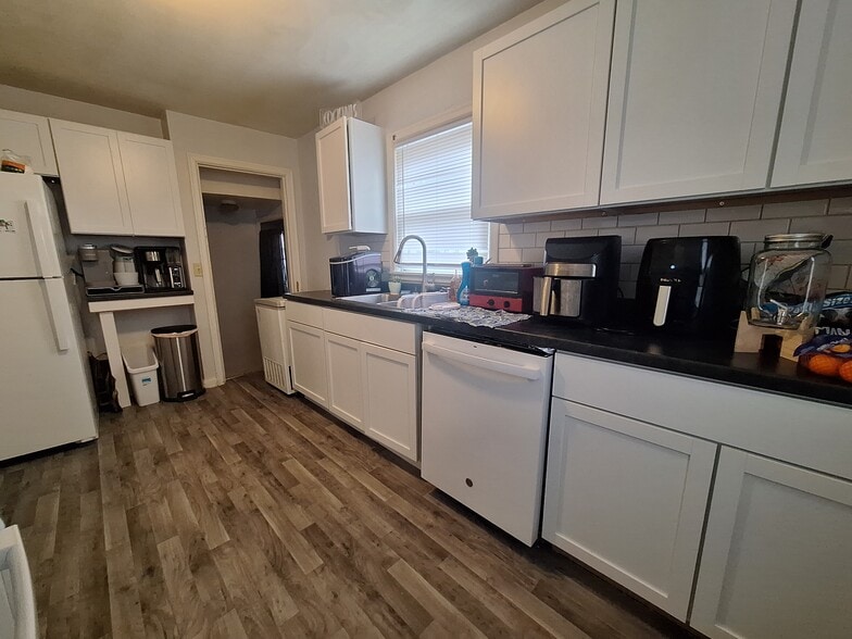 Building Photo - 1103 Highland Ave