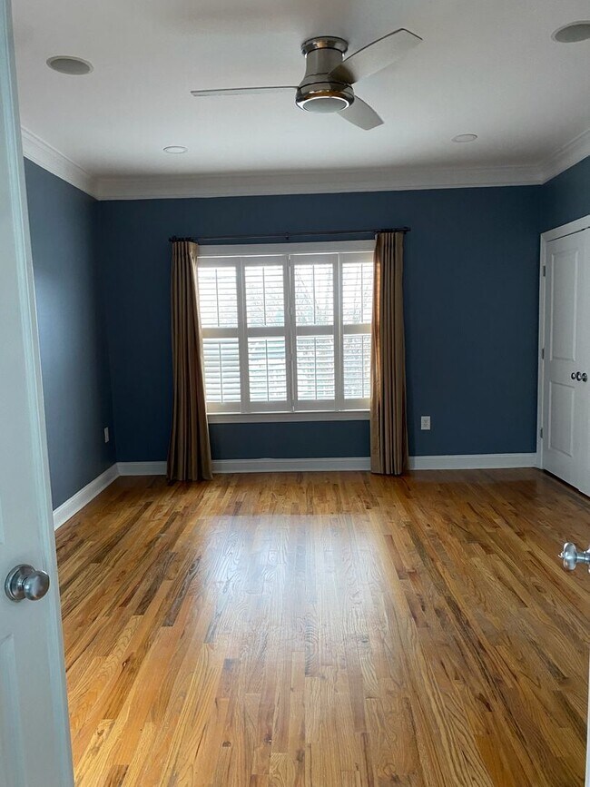Building Photo - Elegant Intown Living in Carlyle Park – Beautiful 3BR/3.5BA Townhome