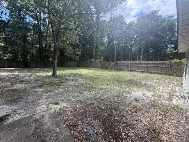 Building Photo - 535 N Forest Dr