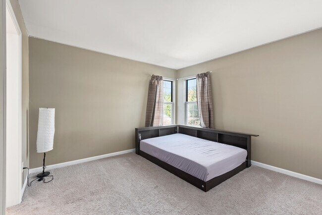 Building Photo - 1173 Fairways Blvd