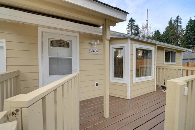 Building Photo - 3 bedroom in Shoreline WA 98133