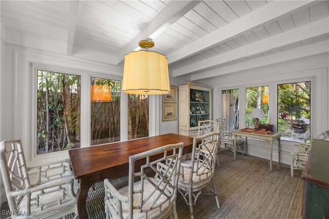 Building Photo - 295 6th St N