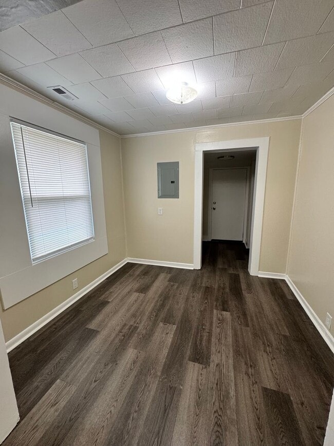 Building Photo - 2/1 House currently being remodeled. Shoul...