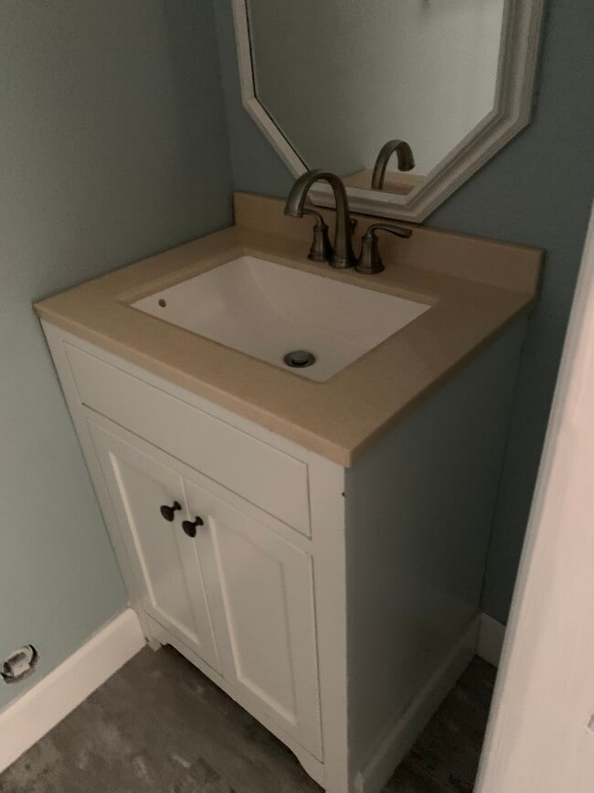 1/2 bath of of laundry room - 17461 Keswick St