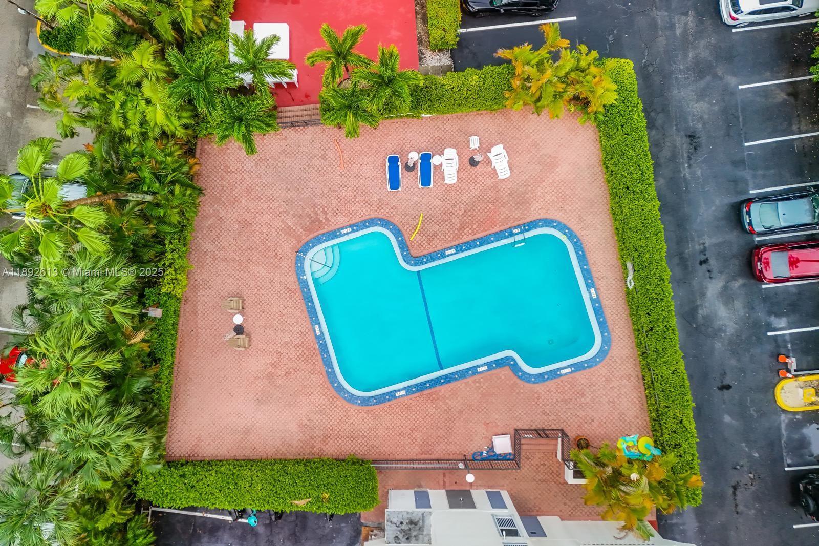 Building Photo - 1440 Brickell Bay Dr