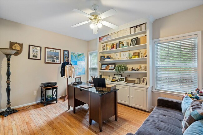 Building Photo - ***Amazing opportunity to rent this beauti...