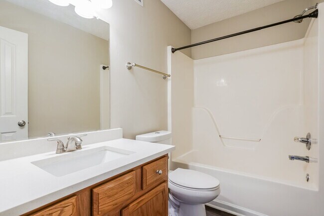 Building Photo - 1409 Amal Dr