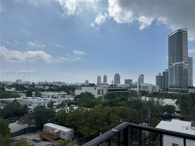 Building Photo - 899 West Ave