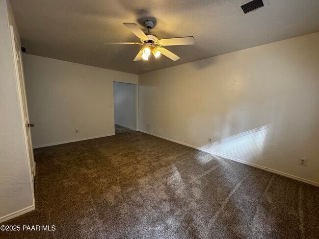 Building Photo - 719 Bird St