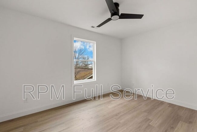 Building Photo - 2109 14th Ave N