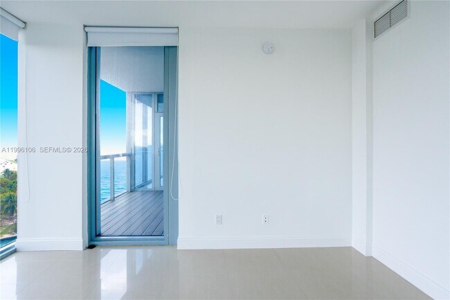 Building Photo - 601 NE 36th St