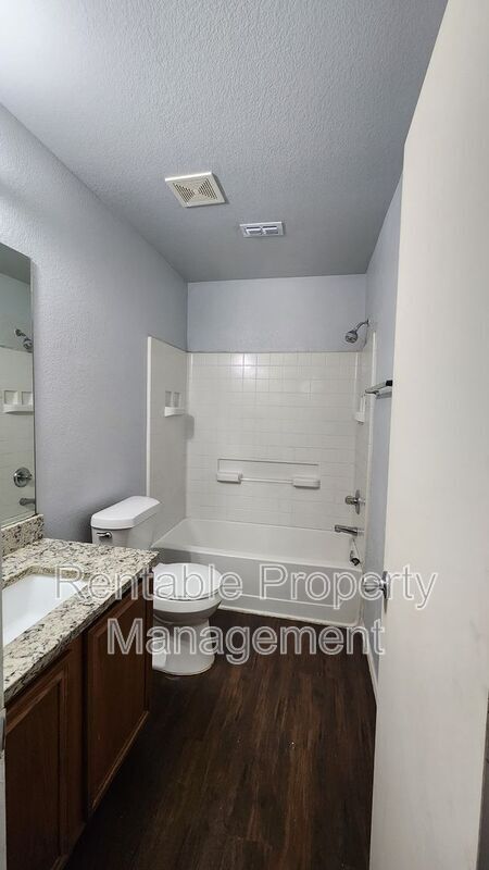 Building Photo - 768 River Garden Dr