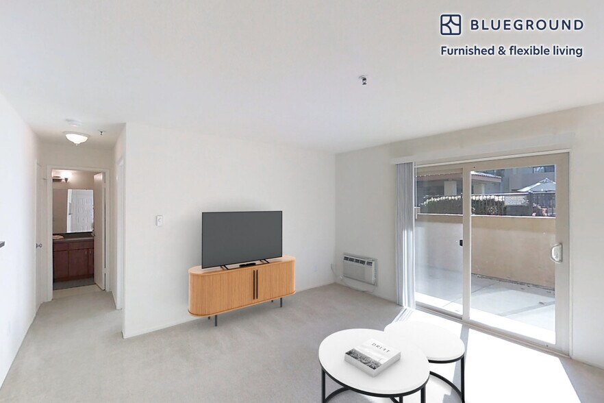 Building Photo - 1600 Villa St