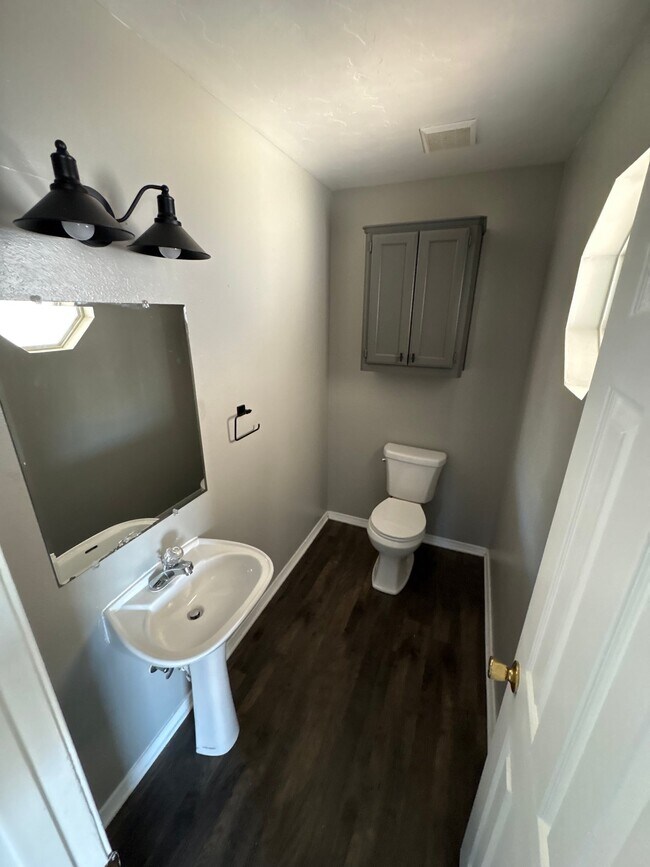 Building Photo - 1110 Farley Cir