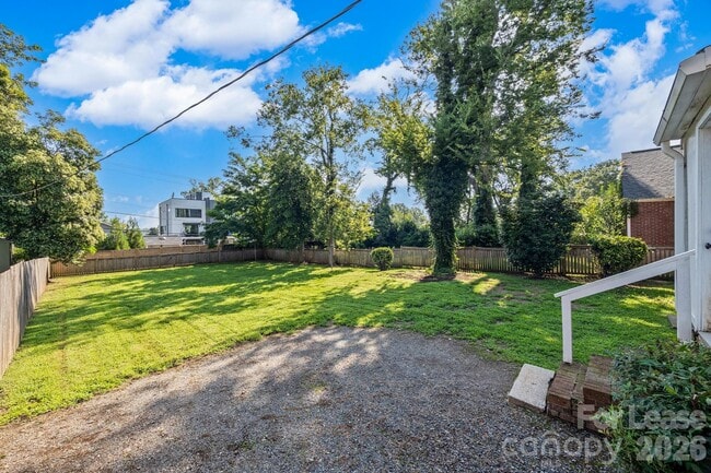 Building Photo - 216 Sylvania Ave