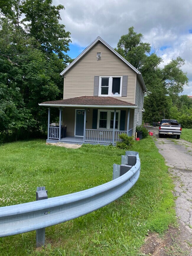 Building Photo - 435 Edella Rd