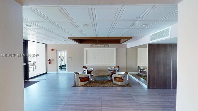 Building Photo - 3625 N Country Club Dr