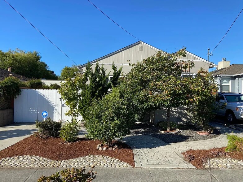 Primary Photo - 535 Richmond St