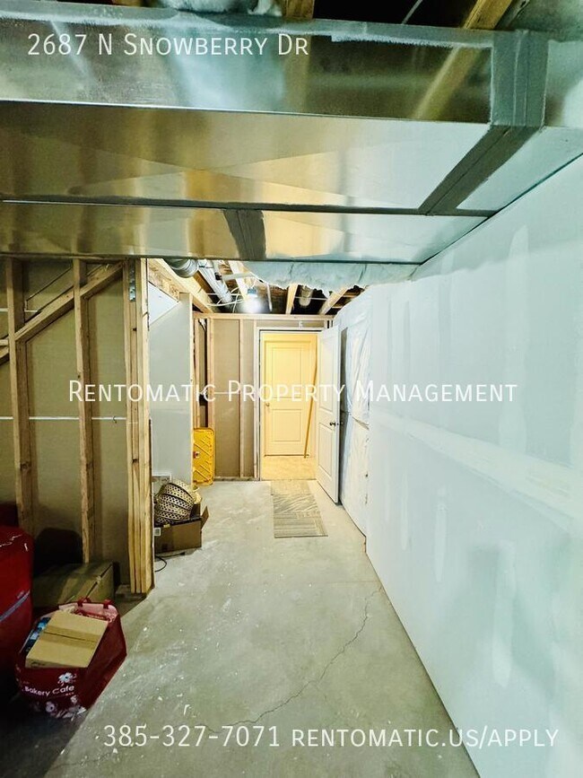 Building Photo - 2687 N Snowberry Dr