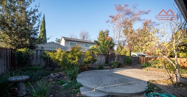 Building Photo - 2135 Hikido Dr