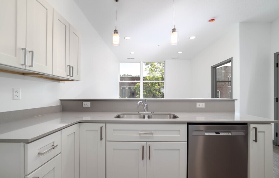 Building Photo - The Bank