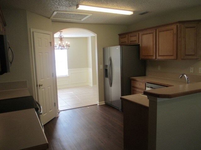 Building Photo - 3127 Majestic Oaks Ln