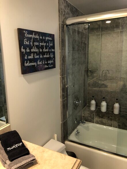 Building Photo - 3750 Market St