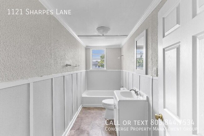Building Photo - 1121 Sharpes Ln