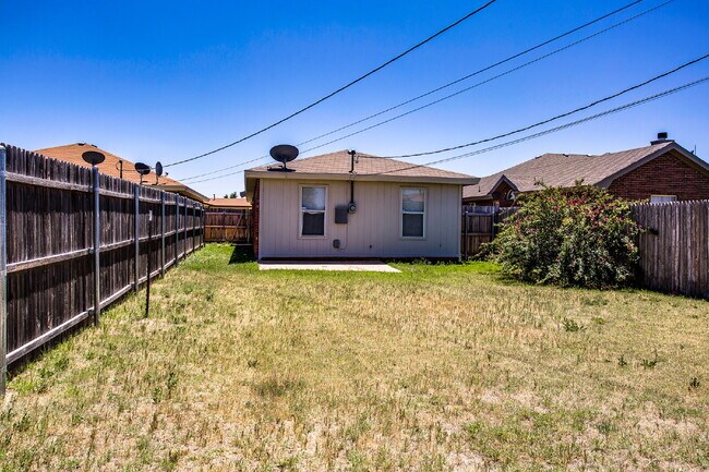 Building Photo - Updated 2/1/1 near LCU!